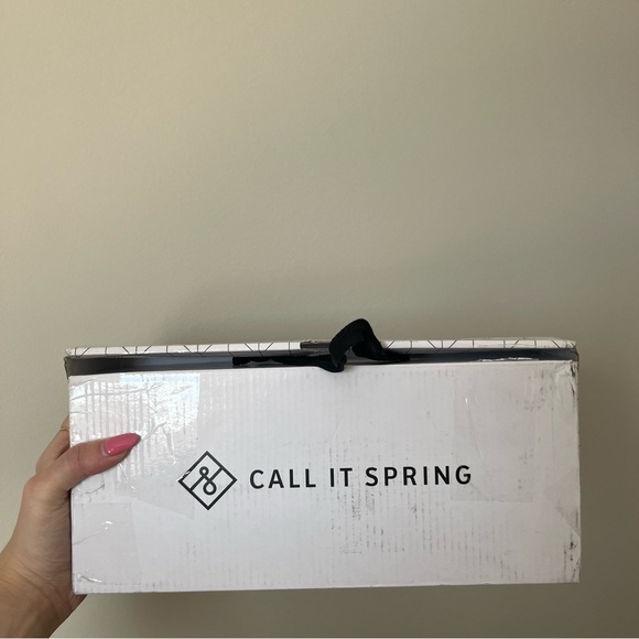 CALL IT SPRING white flip flop sandals - Picture 4 of 4